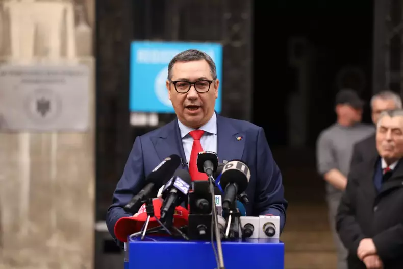 victor-ponta-depunere-candidatura-alegeri-prezidentiale-12-martie-2025