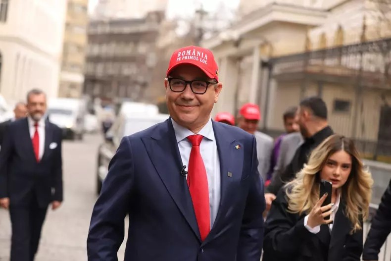 victor-ponta5-depunere-candidatura-alegeri-prezidentiale-12-martie-2025
