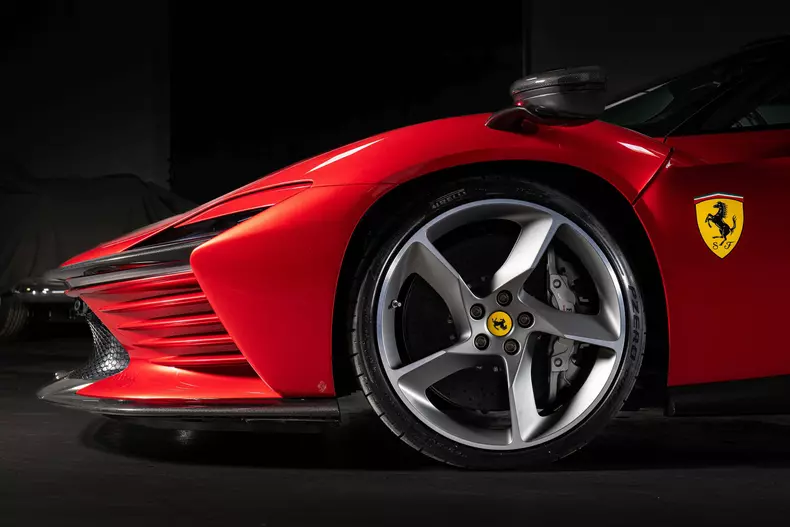 1744810307_Ferrari Daytona SP3 Tiriac Collection (3)