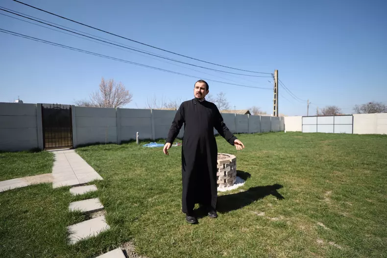 Parintele Balaban, pensiunea Daeni, Tulcea