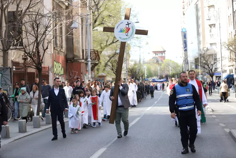 Procesiune dedicată celebrării Floriilor în Biserica Catolică FOTO Dumitru Angelescu