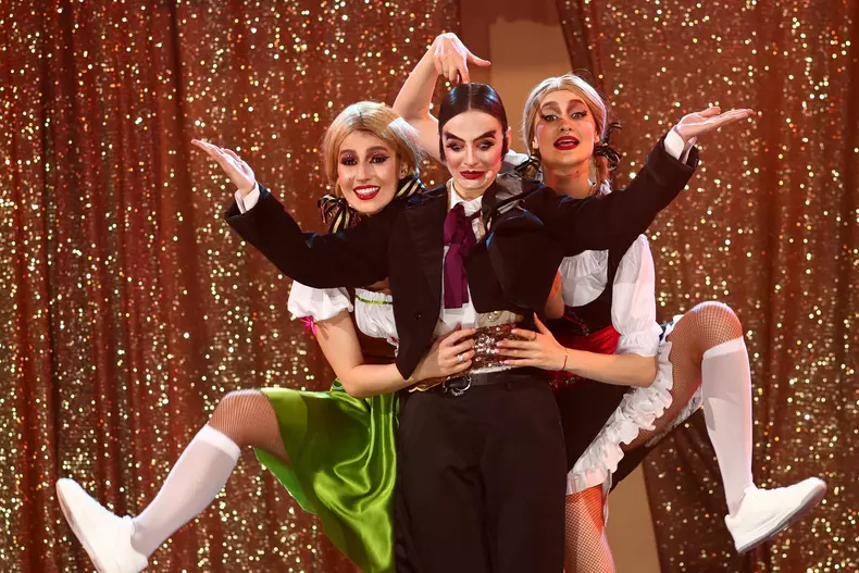 Te cunosc de undeva (2)