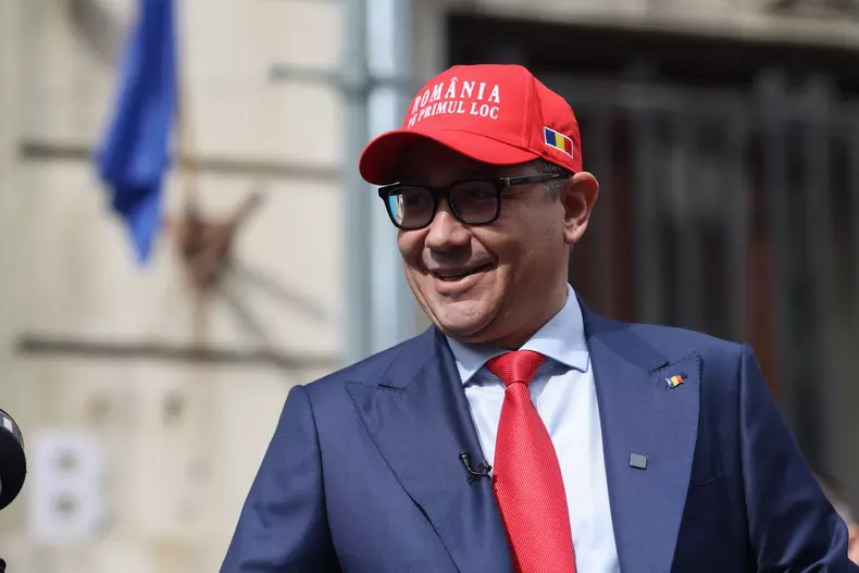 BUCURESTI - ALEGERI 2025 - VICTOR PONTA - DEPUNERE CANDIDATURA -
