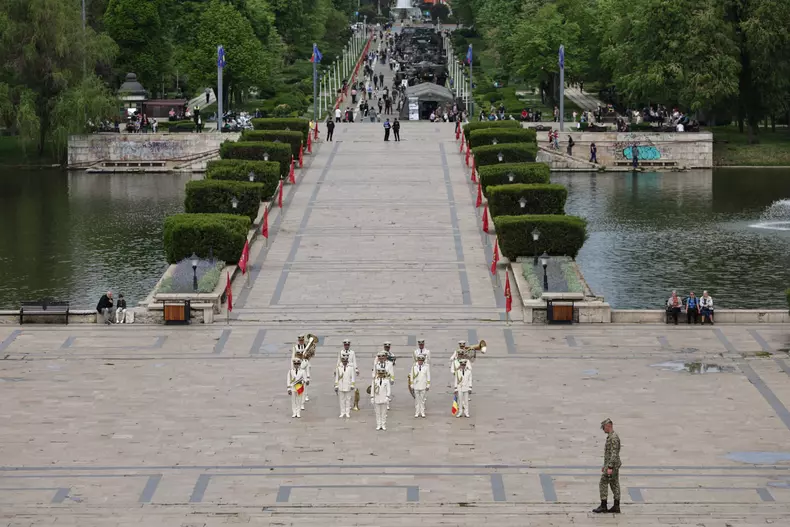 Ziua Forțelor Terestre 2025 din Parcul Carol, în fața Monumentului Ostașului Necunoscut