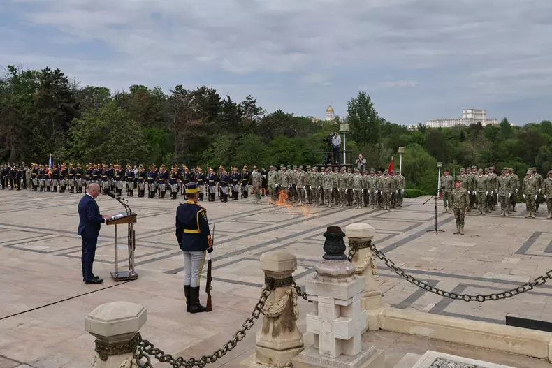 Ziua Forțelor Terestre 2025 din Parcul Carol, în fața Monumentului Ostașului Necunoscut