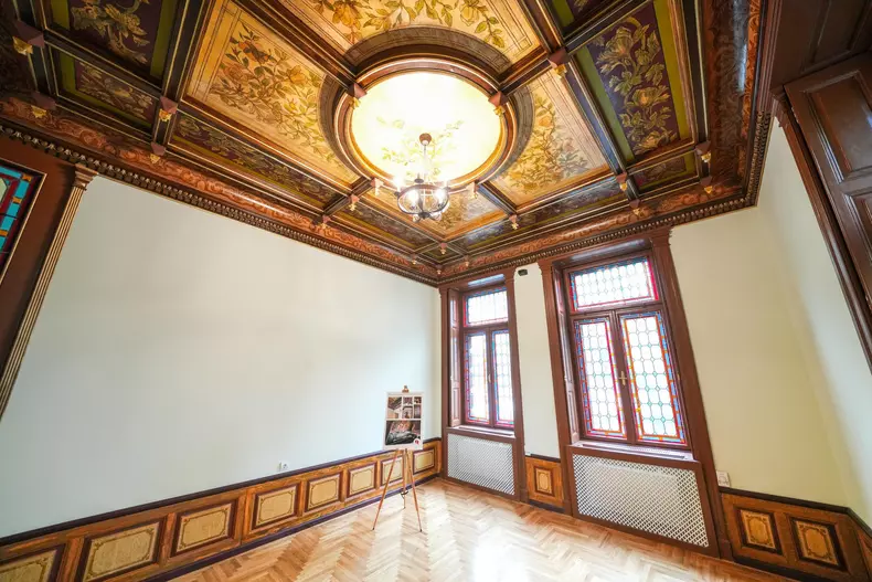 biblioteca-franceza-omnia-craiova