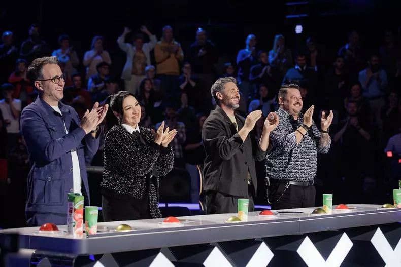 juriu romanii au talent andi moisescu andra dragos bucur mihai bobonete (3)