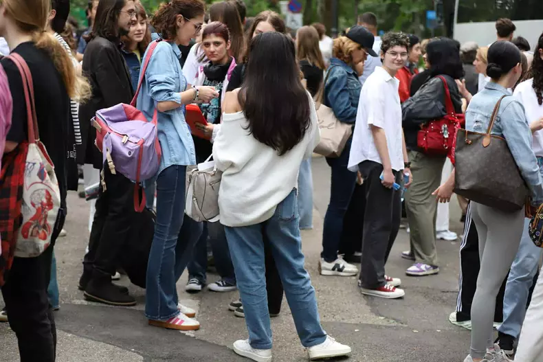 Cum au venit îmbrăcați elevii la Bacalaureat 2025  (1)