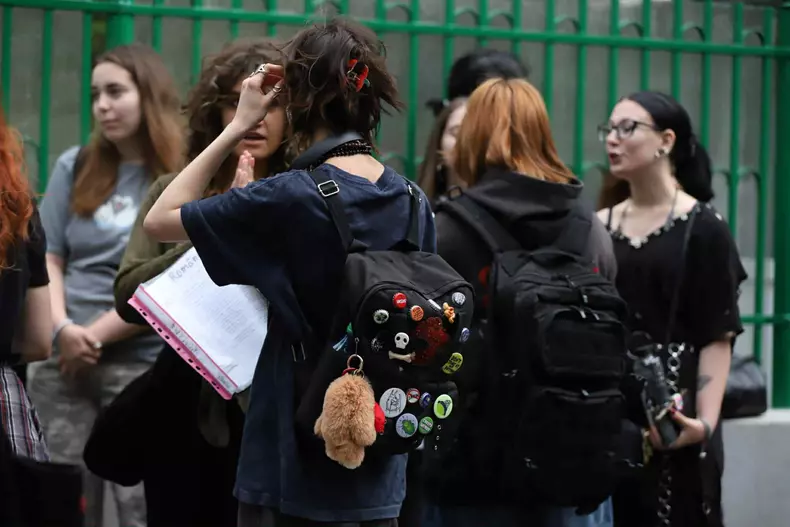 Cum au venit îmbrăcați elevii la Bacalaureat 2025 (13)