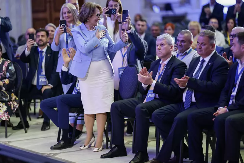 Ilie Bolojan a devenit președinte plin al PNL la Congresul de sâmbătă, 12 iulie, de la Palatul Parlamentului. Foto: Vlad Chirea / Libertatea