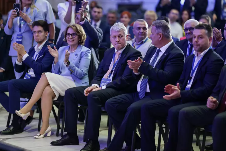 Ilie Bolojan a devenit președinte plin al PNL la Congresul de sâmbătă, 12 iulie, de la Palatul Parlamentului. Foto: Vlad Chirea / Libertatea