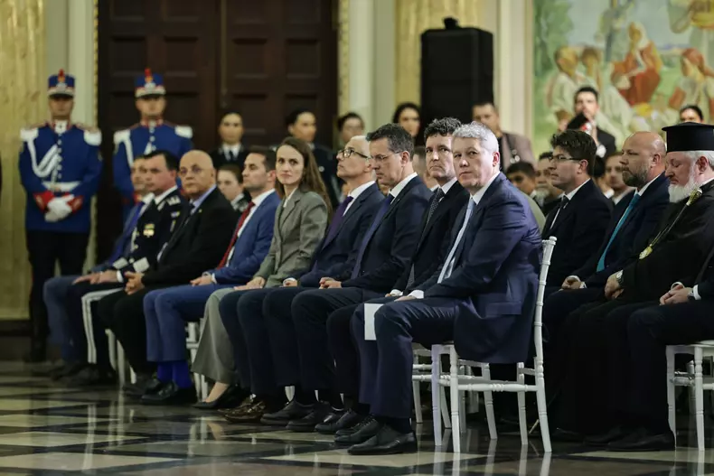 Mesajul transmis de Nicuşor Dan, la aniversarea MAI, despre cazurile de violenţă la adresa femeilor și despre consumul de droguri (11)