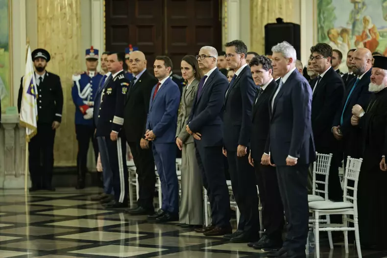 Mesajul transmis de Nicuşor Dan, la aniversarea MAI, despre cazurile de violenţă la adresa femeilor și despre consumul de droguri (12)
