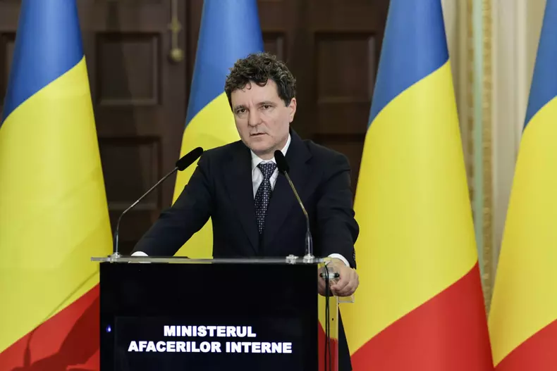 Mesajul transmis de Nicuşor Dan, la aniversarea MAI, despre cazurile de violenţă la adresa femeilor și despre consumul de droguri (18)