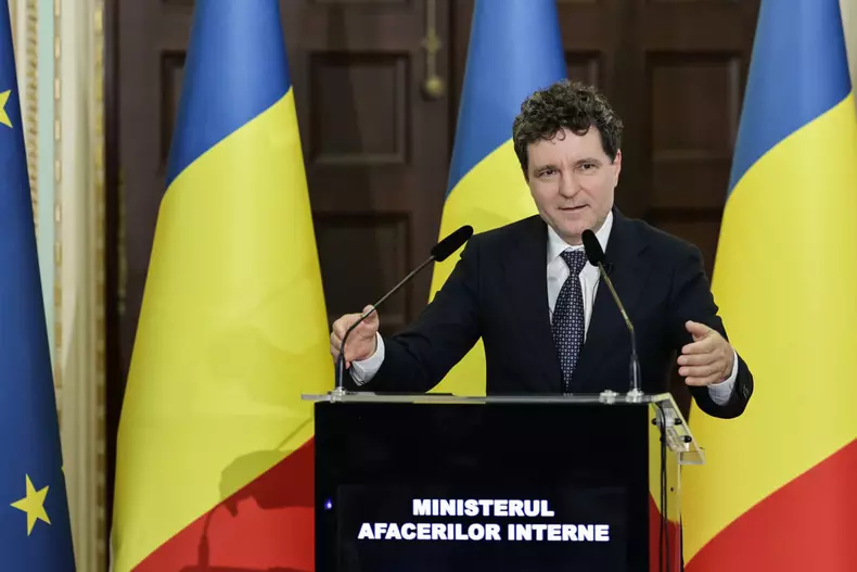 Mesajul transmis de Nicuşor Dan, la aniversarea MAI, despre cazurile de violenţă la adresa femeilor și despre consumul de droguri (19)