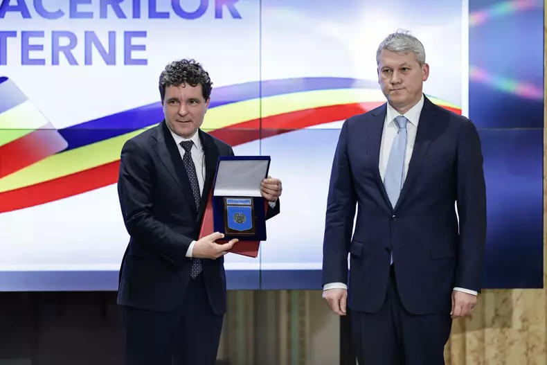 Mesajul transmis de Nicuşor Dan, la aniversarea MAI, despre cazurile de violenţă la adresa femeilor și despre consumul de droguri (21)
