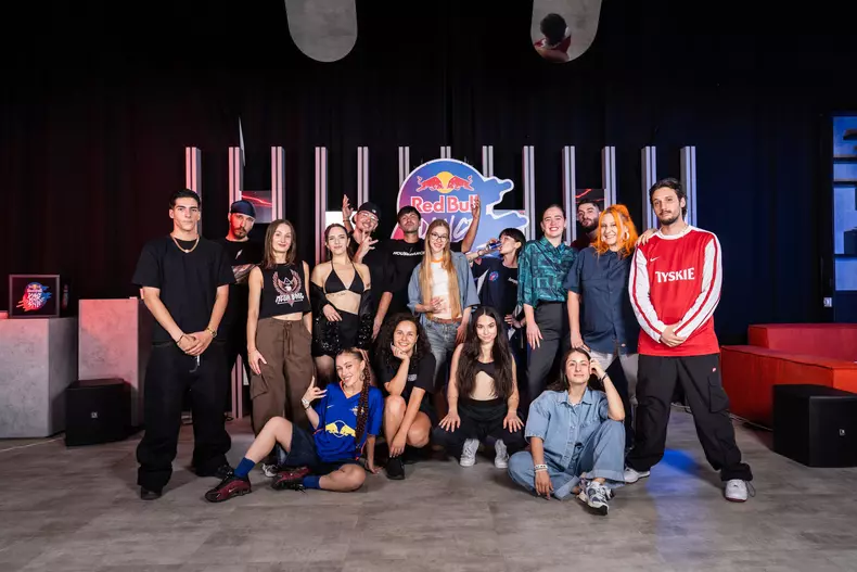 finaliștii Red Bull Dance Your Style 2025