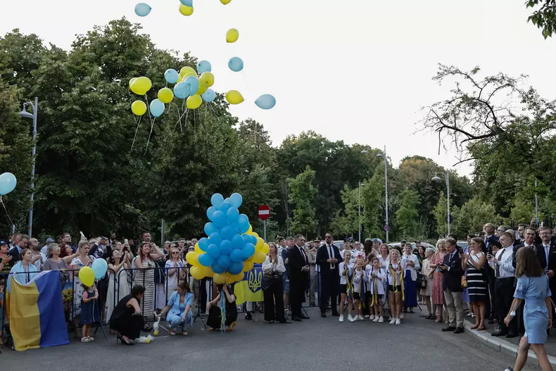 VIDEO Prințesa Briana Caragea a primit medalia Inima de Aur din partea lui Zelenski pentru ajutorul acordat refugiaților ucraineni (15)