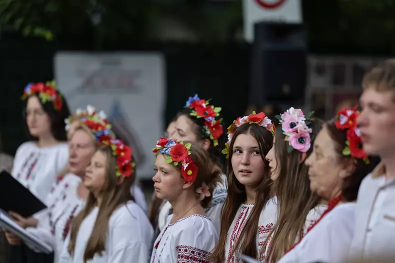 VIDEO Prințesa Briana Caragea a primit medalia Inima de Aur din partea lui Zelenski pentru ajutorul acordat refugiaților ucraineni (16)