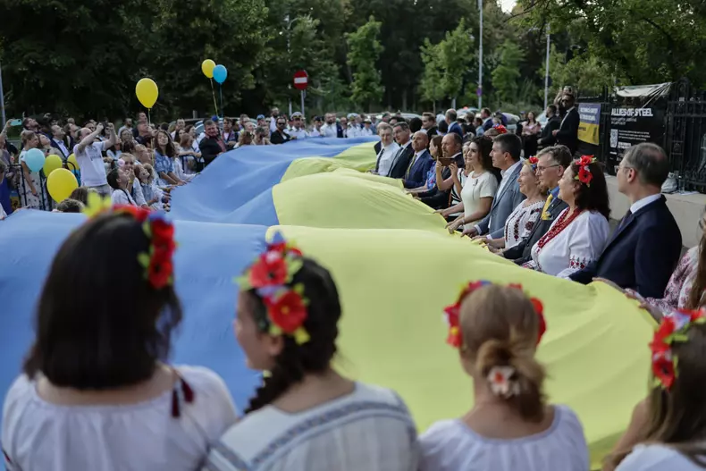VIDEO Prințesa Briana Caragea a primit medalia Inima de Aur din partea lui Zelenski pentru ajutorul acordat refugiaților ucraineni (18)