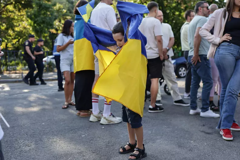 VIDEO Prințesa Briana Caragea a primit medalia Inima de Aur din partea lui Zelenski pentru ajutorul acordat refugiaților ucraineni (2)
