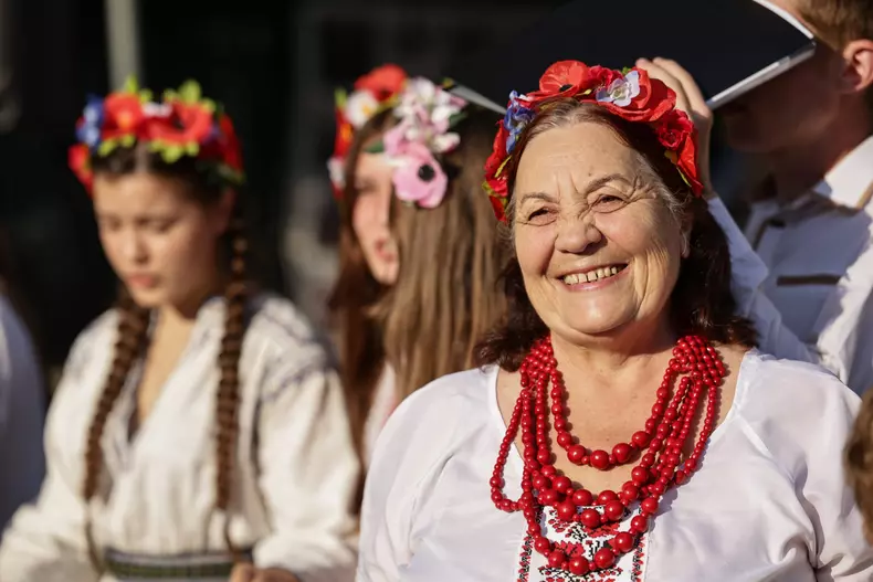VIDEO Prințesa Briana Caragea a primit medalia Inima de Aur din partea lui Zelenski pentru ajutorul acordat refugiaților ucraineni (4)