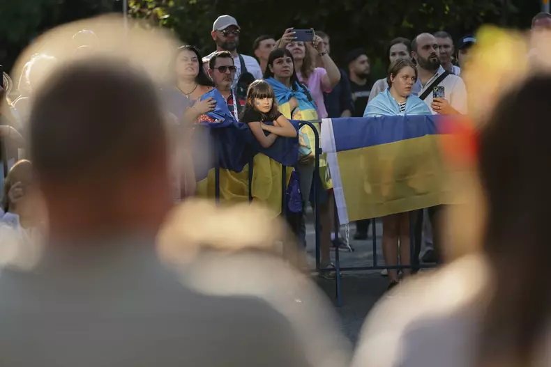 VIDEO Prințesa Briana Caragea a primit medalia Inima de Aur din partea lui Zelenski pentru ajutorul acordat refugiaților ucraineni (5)