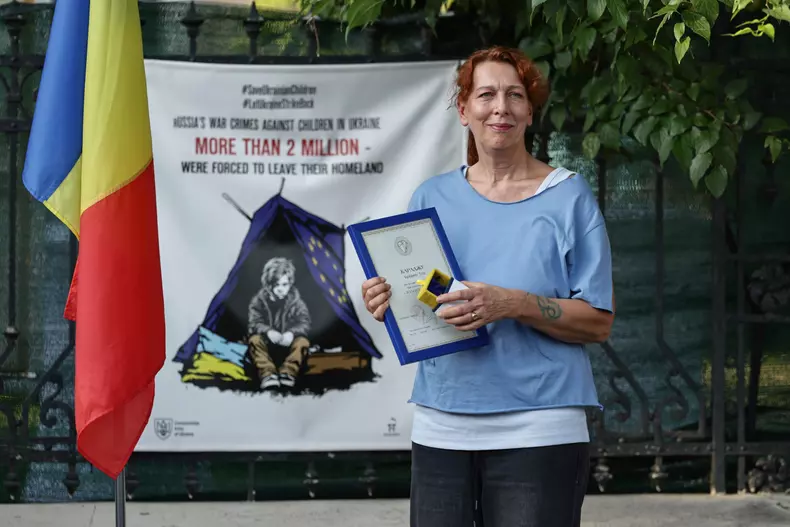 VIDEO Prințesa Briana Caragea a primit medalia Inima de Aur din partea lui Zelenski pentru ajutorul acordat refugiaților ucraineni (9)