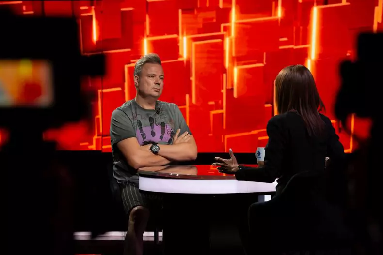 DAN_HELCIUG_40 de intrebari cu Denise Rifai