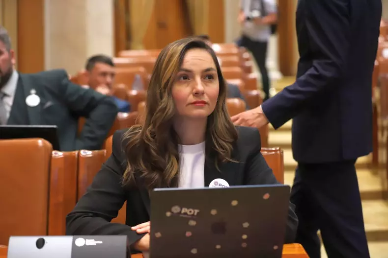 motiuni-cenzura-parlament (8)