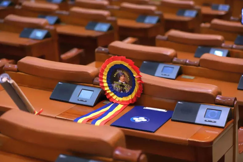 motiuni-cenzura-parlament (9)