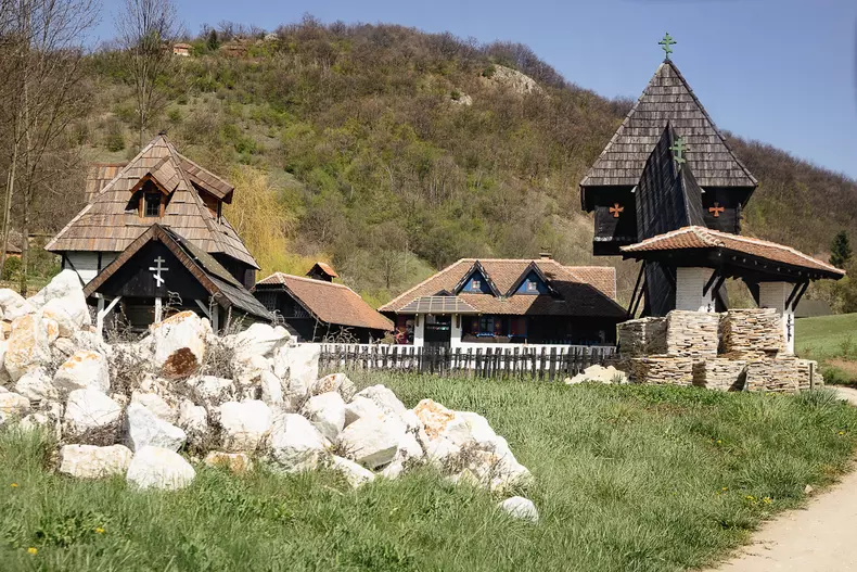 sat-romani-mina-s-205