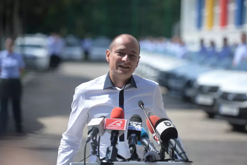 BUCURESTI - SCOALA GIMNAZIALA NR 100 - CONFERINTA DE PRESA - DAN