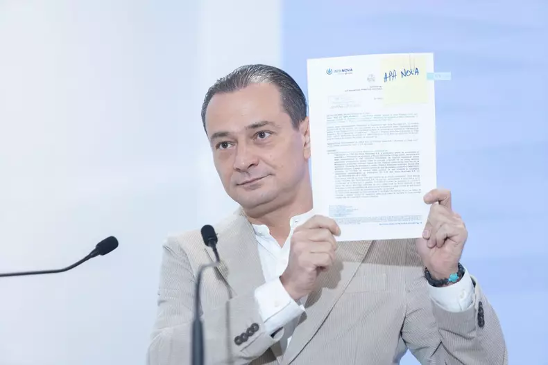 BUCURESTI - DANIEL BALUTA - PLANSEU PIATA UNIRII