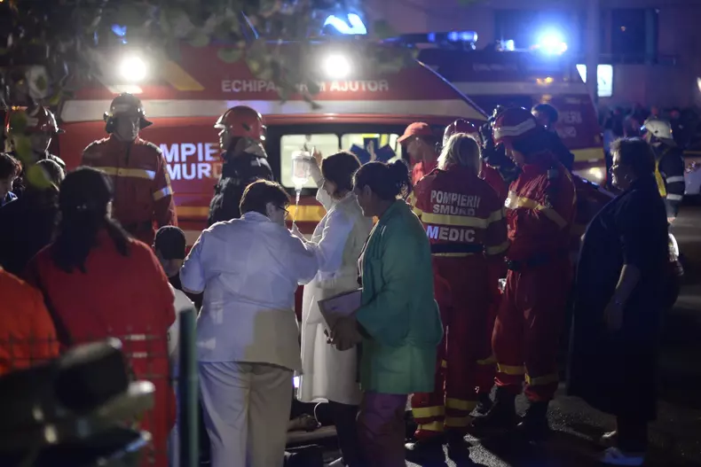 EXPLOZIE - MORTI - BUCURESTI - CLUBUL COLECTIV