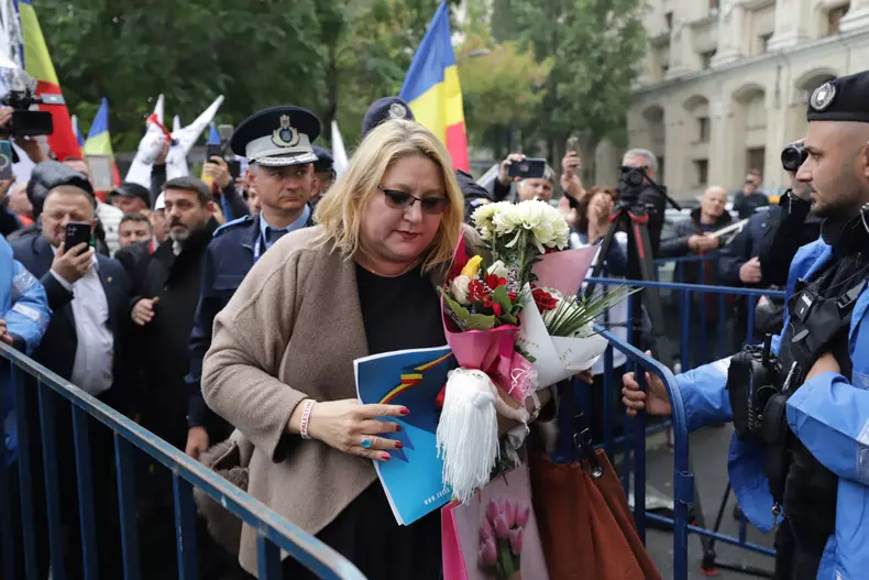 Diana Șoșoacă la Parchetul General. Foto Dumitru Angelescu