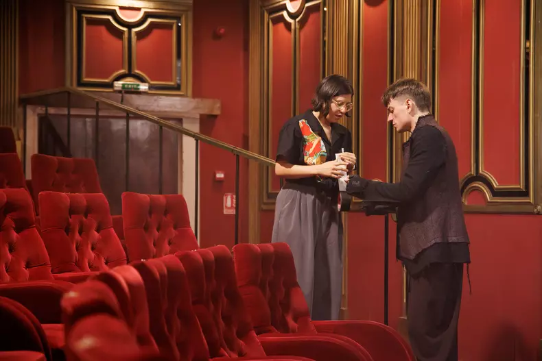 Regizoarea Irisz Kovacs