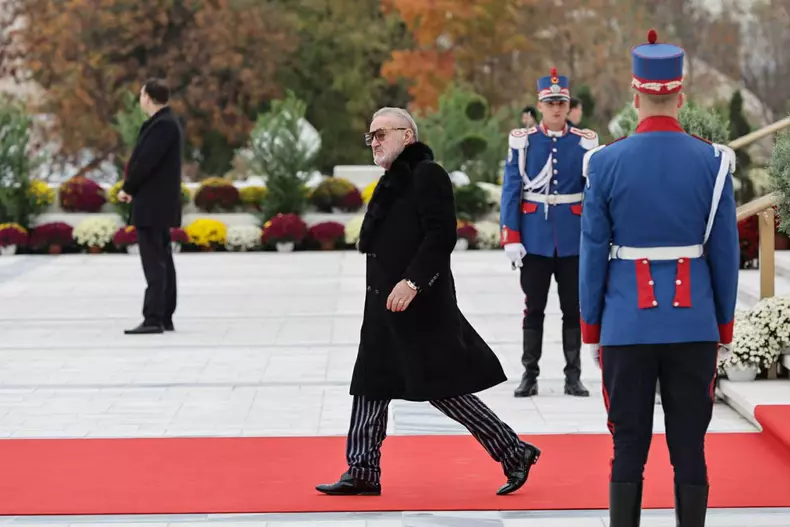 gigi becali sfintirea catedralei 26 octombrie 2025 (2)