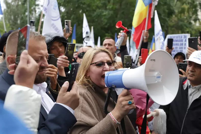 WhatsApp Image 2025-10-06 at 12.18.53_3b728f63