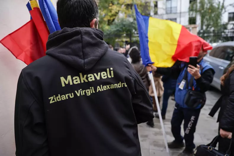 Susținătorii luii Makaveli. Foto Vlad Chirea