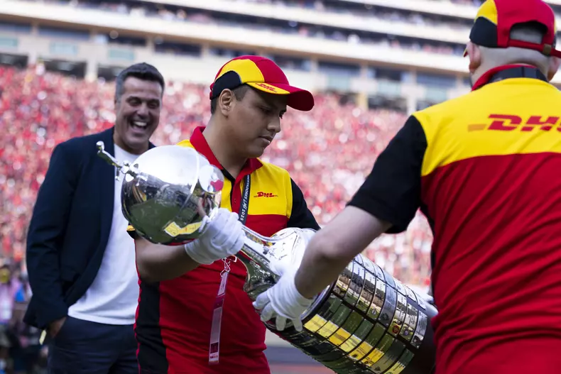 football-trophy-01