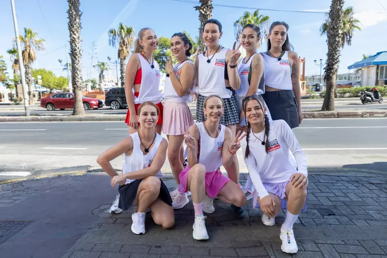 Fetele - Power Couple