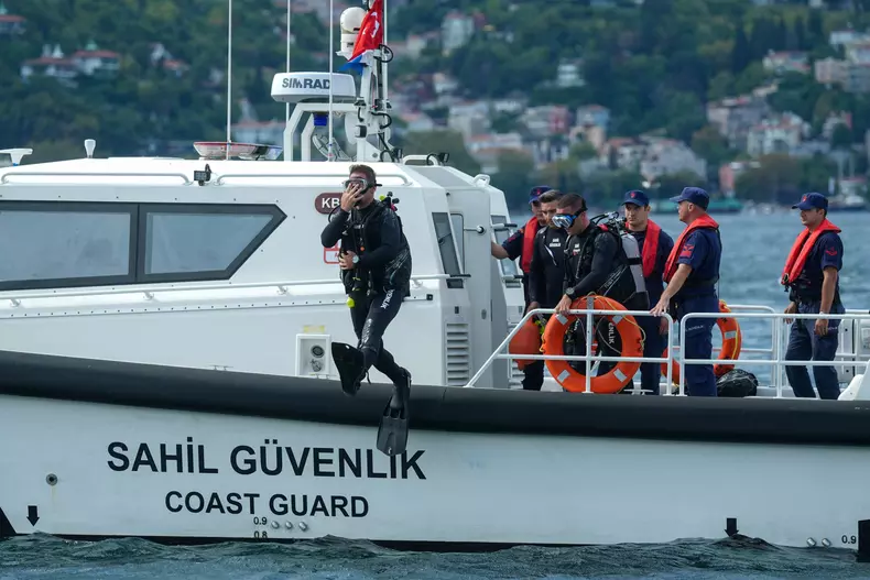 Search for missing Russian swimmer in Bosphorus continues on fourth day