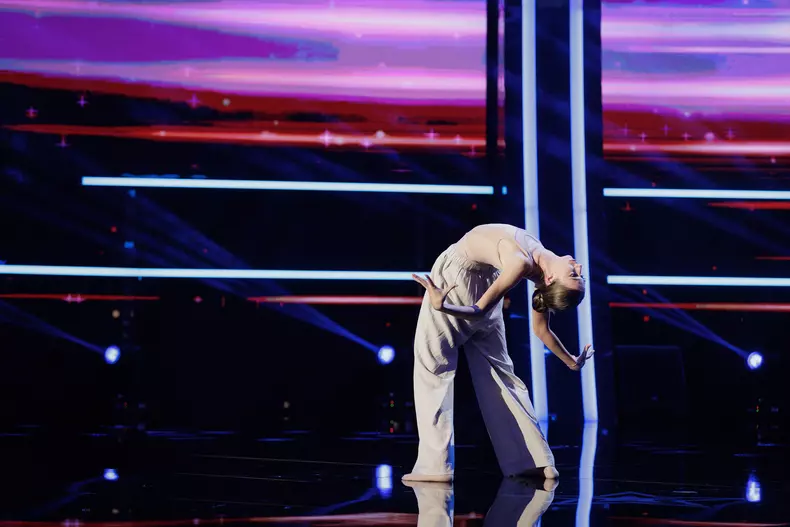 Adora Tănase - Românii au talent (2)