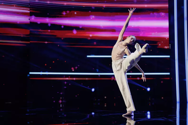 Adora Tănase - Românii au talent (4)