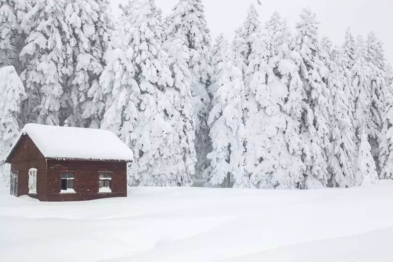 Bolu_Golcuk_winter_2_house_5616x3744px