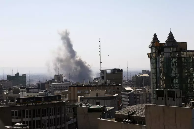 Imagine de la bombardarea Teheranului de către Israel și SUA. Foto: Imago Images