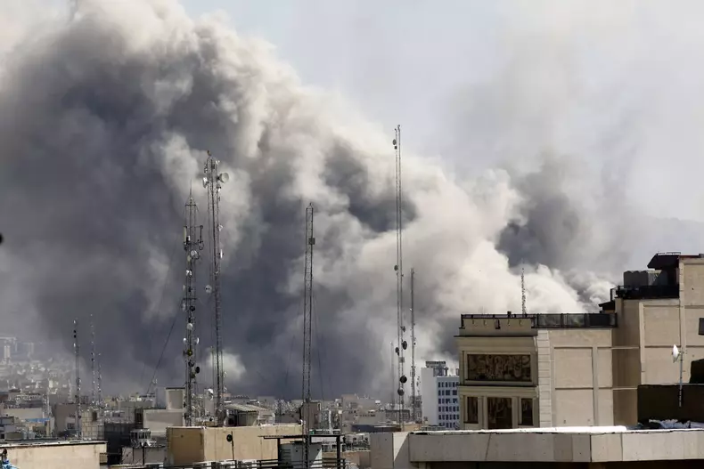 Imagine de la bombardarea Teheranului de către Israel și SUA. Foto: Imago Images