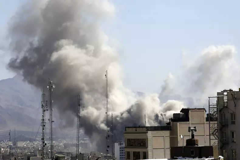 Imagine de la bombardarea Teheranului de către Israel și SUA. Foto: Imago Images