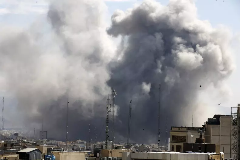 Imagine de la bombardarea Teheranului de către Israel și SUA. Foto: Imago Images